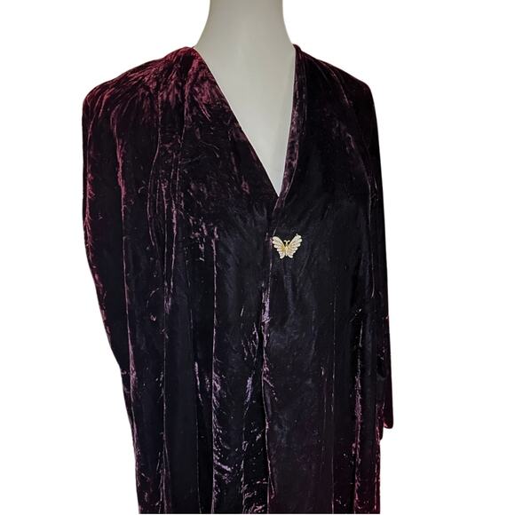 1960s Crushed Velvet Opera Coat in Deep Plum – 1967–1971 - Picture 9 of 9